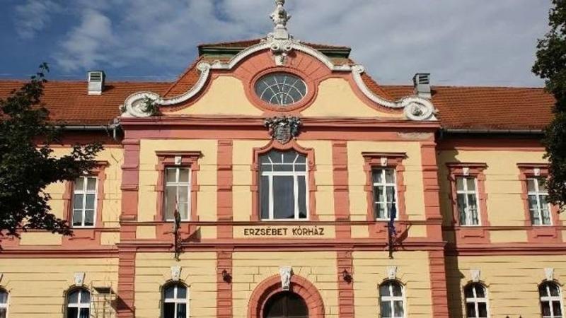 Mostantól a sátoraljaújhelyi kórház átkonfigurálja a sürgősségi szülészeti és nőgyógyászati ellátását, és az ilyen jellegű eseteket más helyszínekre irányítja át.