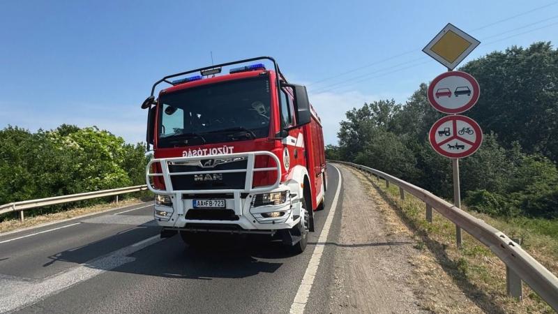 Veszprém vármegye lángokban állt, és azonnali segítségért kiáltottak – a mentők sietve indultak a helyszínre, hogy megmentsenek minden érintettet.