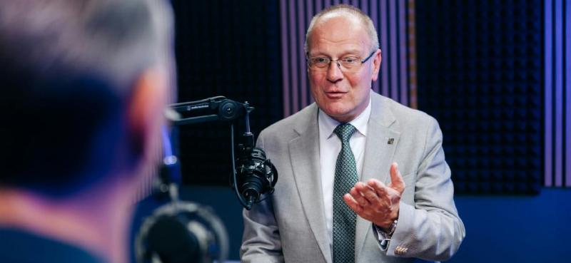 Kik is álltak elő váratlan megnyilvánulásokkal, és kinek címezték őket? Megdöbbentő események zajlanak a Fidesz háza táján.