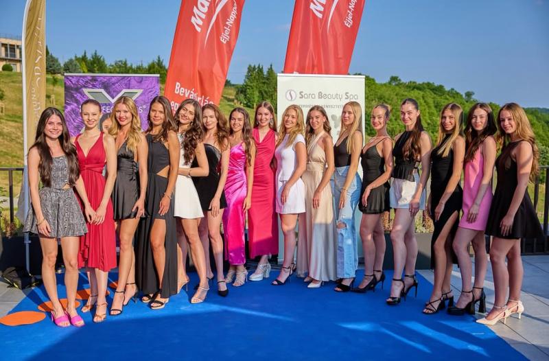 Felfedezted már hazánk legújabb szépségkirálynőjét? Sarka Kata és Rogán Cecília mosolygósan pózoltak az oldalán, és a pillanat igazán emlékezetesre sikerült! | szmo.hu