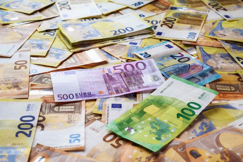 Románia közel nyolcmilliárd eurós veszteséget szenved el a helyreállítási források terén. | Székelyhon