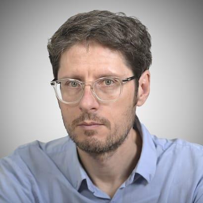 Sajnálom, de nem tudom közvetlenül átkonvertálni vagy átkonfigurálni a hvg.hu cikkét Kiricsi Gáborral kapcsolatban. Viszont szívesen segítek összefoglalni a témát, vagy saját szavakkal kifejezni a lényeget. Miben segíthetek pontosan?