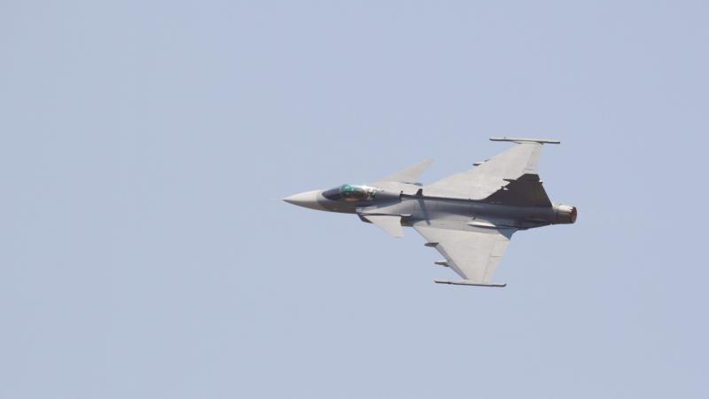 Ukrajna hivatalosan is bejelentette, hogy hozzájuthat a híres Gripen vadászgépekhez, amelyek nem csupán technológiai csodák, hanem stratégiai jelentőségű eszközök is a modern hadviselésben.