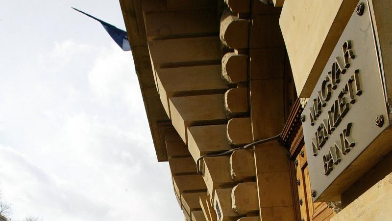 Az MNB legújabb elemzése rávilágított arra, hogy milyen hatással lenne az árrésstop eltörlése az inflációs mutatókra.